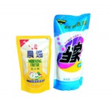 　生产多种复合材料构成的三面封袋、背封袋、边折袋、拉链袋、自立袋等，为各种方便食品